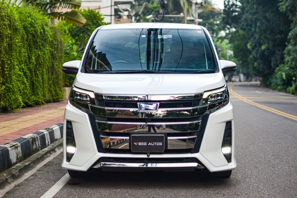 toyota NOAH WXB 2018(03)