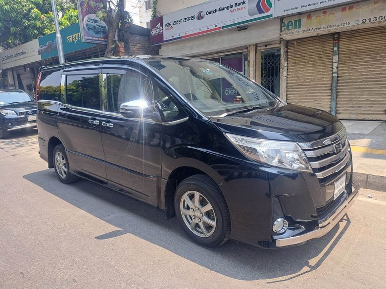 toyota noah GI 2016